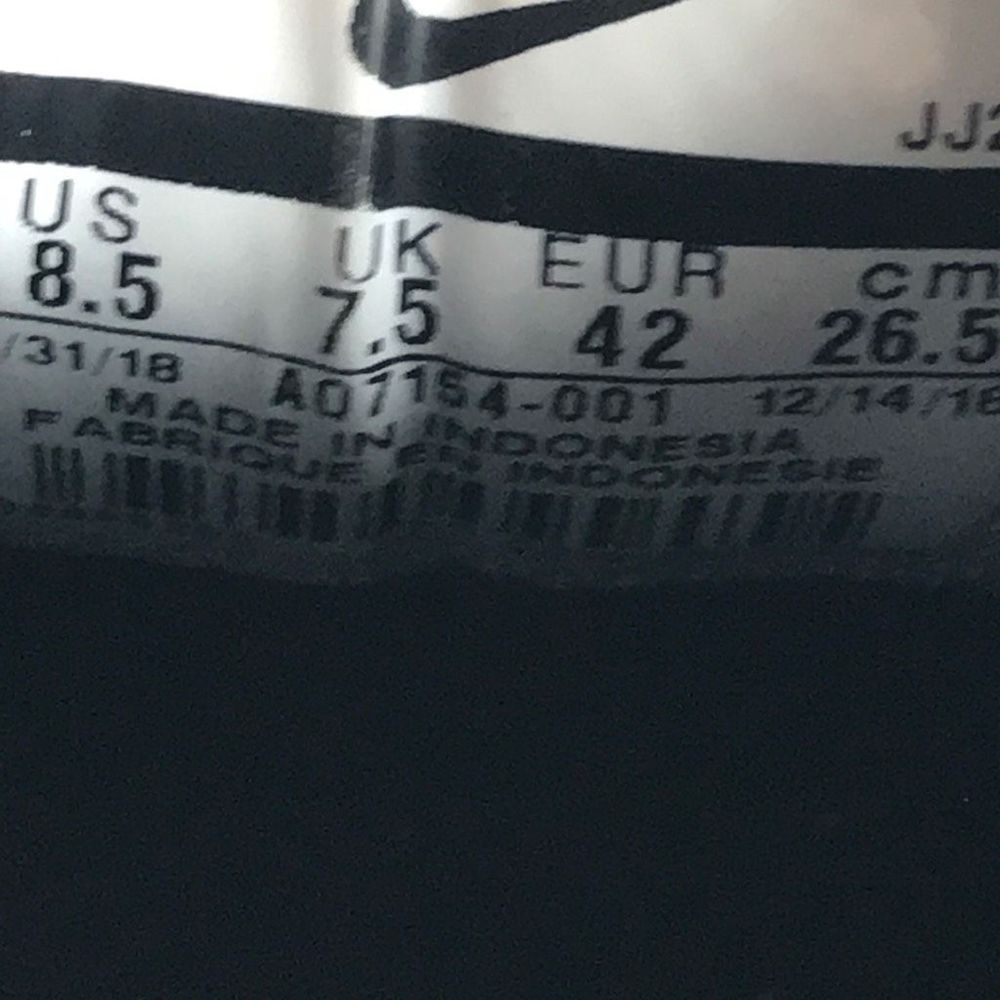 Nike Tanjun Black/Gold Athletic Running Shoes AQ7154-001 Men’s Size 8.5 - Picture 10 of 11